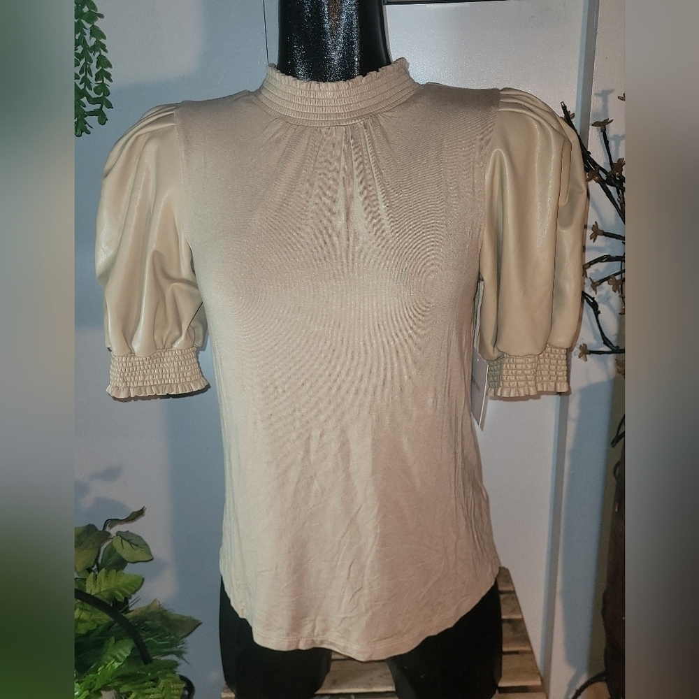 Ellen Tracy Cream Short Puff Sleeve Top Size S